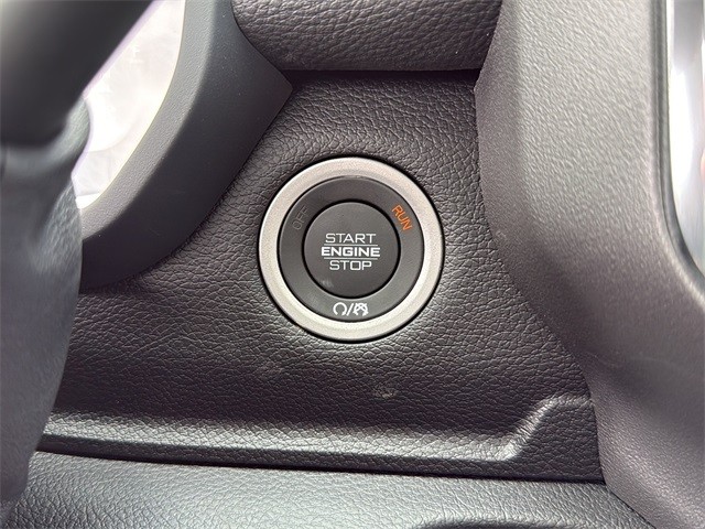 Ram 2500 Vehicle Full-screen Gallery Image 23