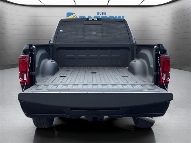 Ram 2500 Vehicle Full-screen Gallery Image 24