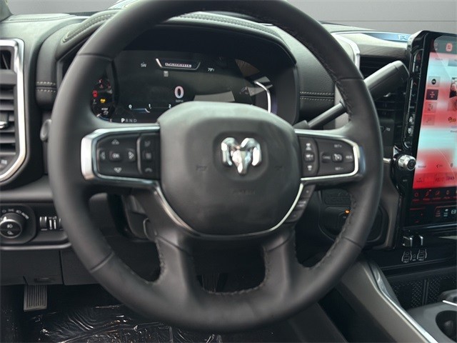 Ram 2500 Vehicle Full-screen Gallery Image 25