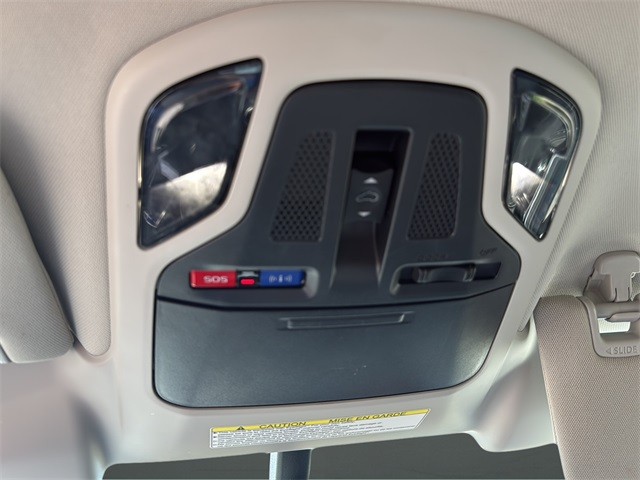 Subaru Outback Vehicle Full-screen Gallery Image 23