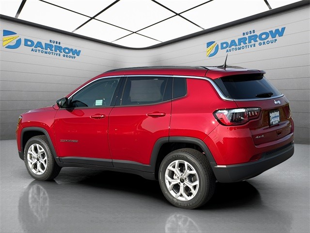 Jeep Compass Vehicle Full-screen Gallery Image 3