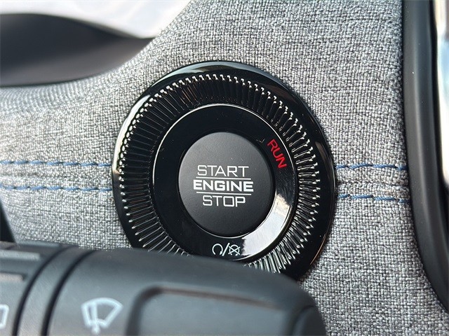 Jeep Compass Vehicle Full-screen Gallery Image 25