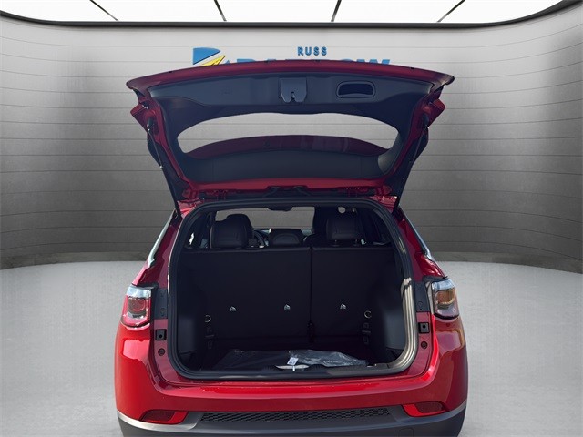 Jeep Compass Vehicle Full-screen Gallery Image 26