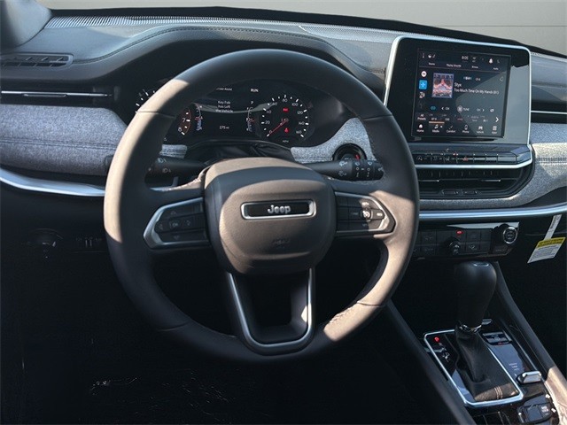 Jeep Compass Vehicle Full-screen Gallery Image 27