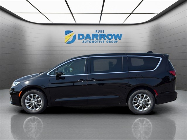 Chrysler Pacifica Vehicle Full-screen Gallery Image 2