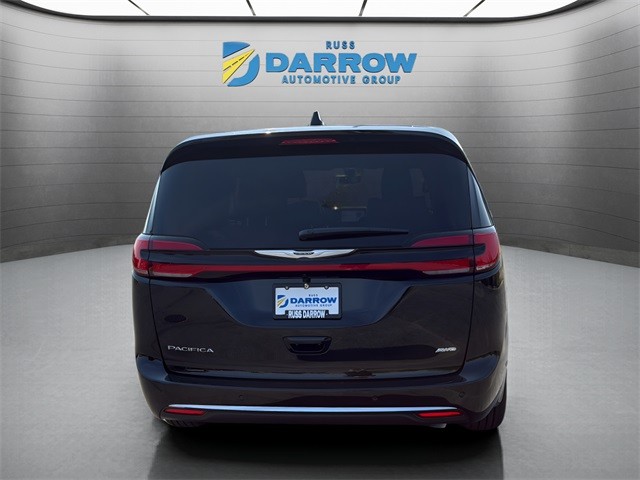 Chrysler Pacifica Vehicle Full-screen Gallery Image 4