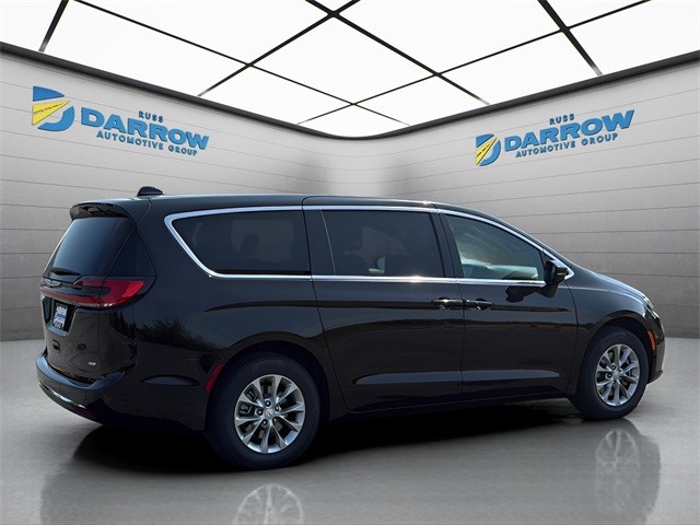 Chrysler Pacifica Vehicle Full-screen Gallery Image 5