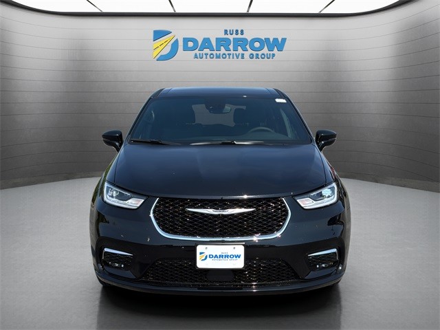 Chrysler Pacifica Vehicle Full-screen Gallery Image 8