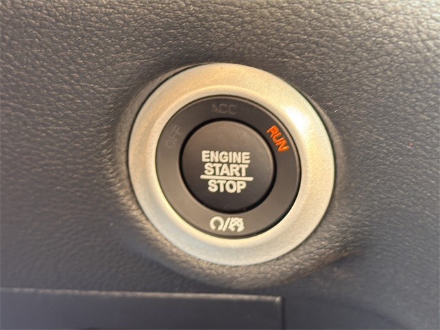 Chrysler Pacifica Vehicle Full-screen Gallery Image 22