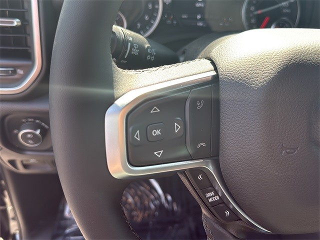 Ram 1500 Vehicle Full-screen Gallery Image 9