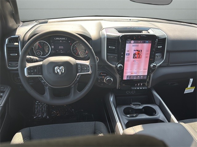 Ram 1500 Vehicle Full-screen Gallery Image 12