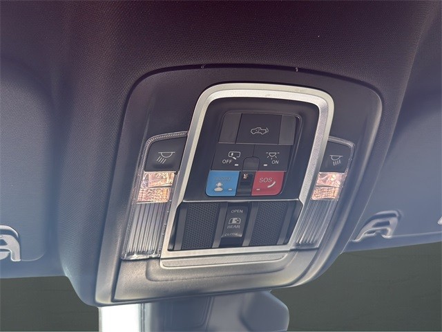 Ram 1500 Vehicle Full-screen Gallery Image 21