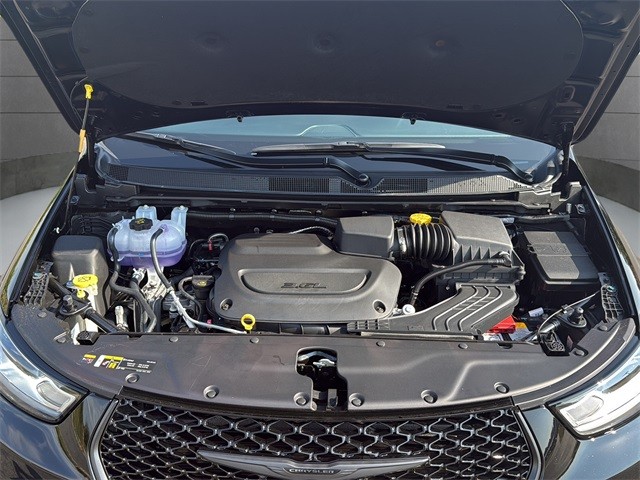 Chrysler Pacifica Vehicle Full-screen Gallery Image 19