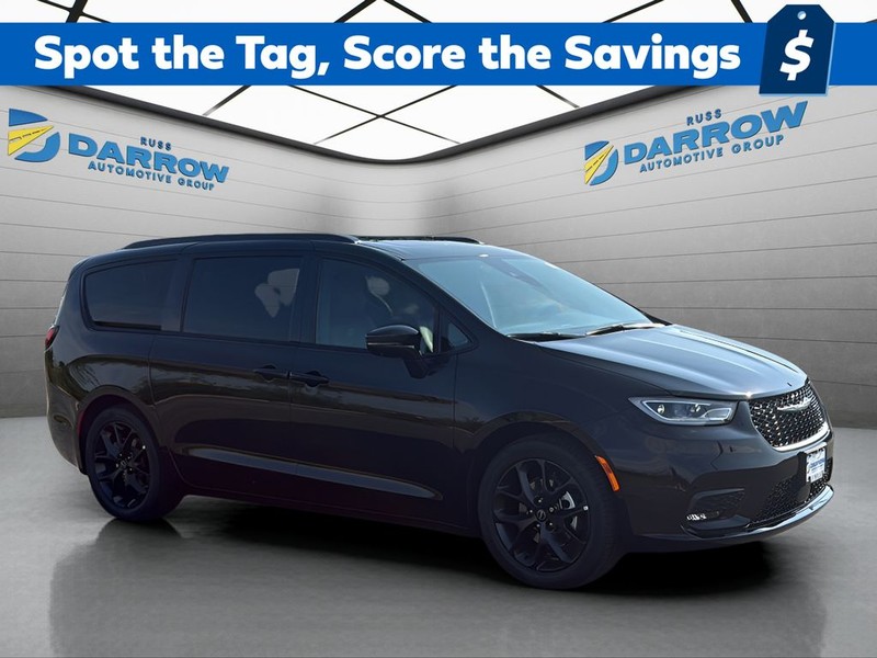 Chrysler Pacifica Vehicle Full-screen Gallery Image 7