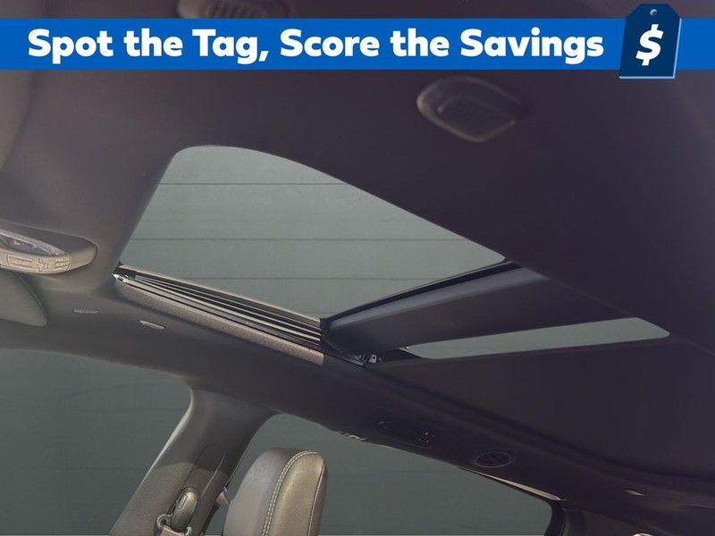 Chrysler Pacifica Vehicle Full-screen Gallery Image 16