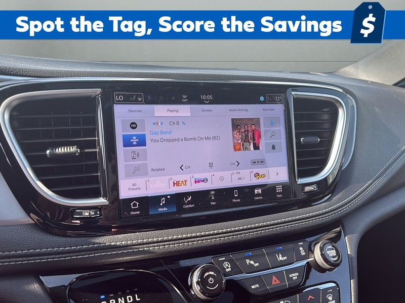 Chrysler Pacifica Vehicle Full-screen Gallery Image 20