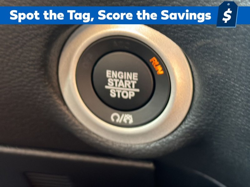 Chrysler Pacifica Vehicle Full-screen Gallery Image 23