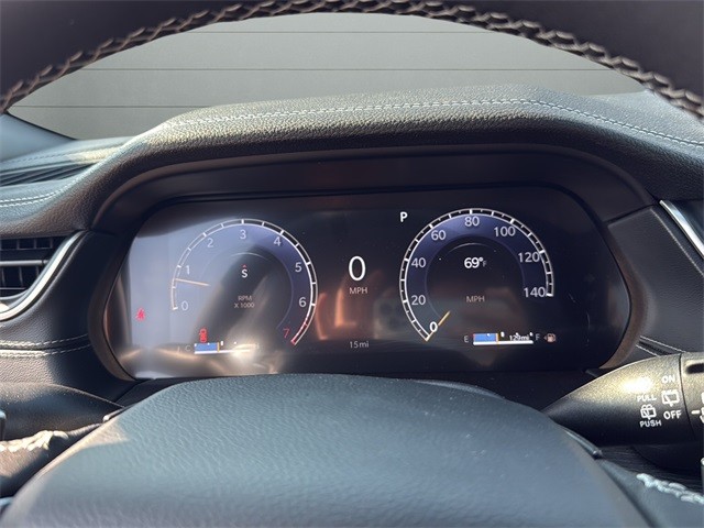 Jeep Grand Cherokee Vehicle Full-screen Gallery Image 13