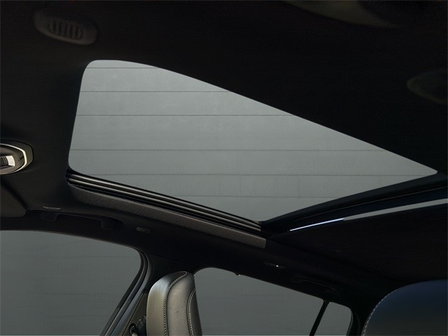 Jeep Grand Cherokee Vehicle Full-screen Gallery Image 16