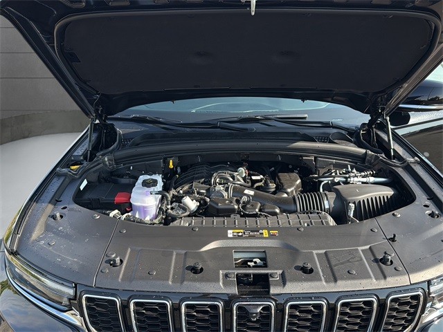 Jeep Grand Cherokee Vehicle Full-screen Gallery Image 20