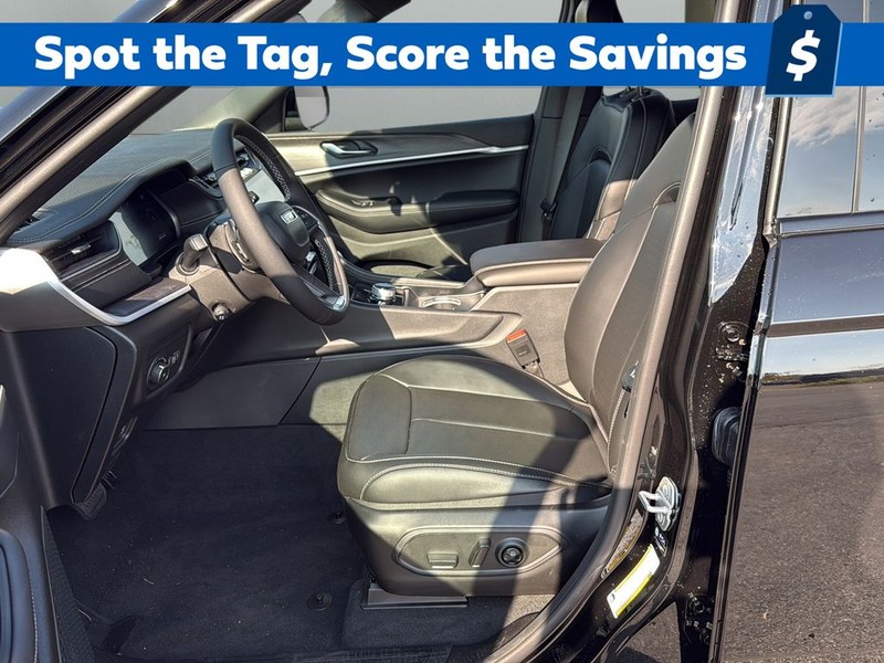 Jeep Grand Cherokee Vehicle Full-screen Gallery Image 10