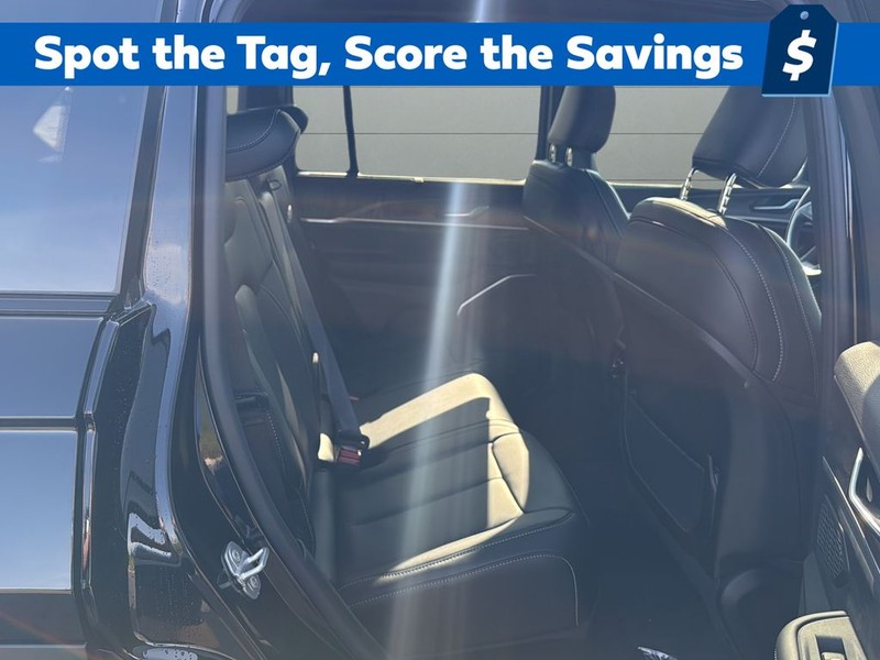 Jeep Grand Cherokee Vehicle Full-screen Gallery Image 14