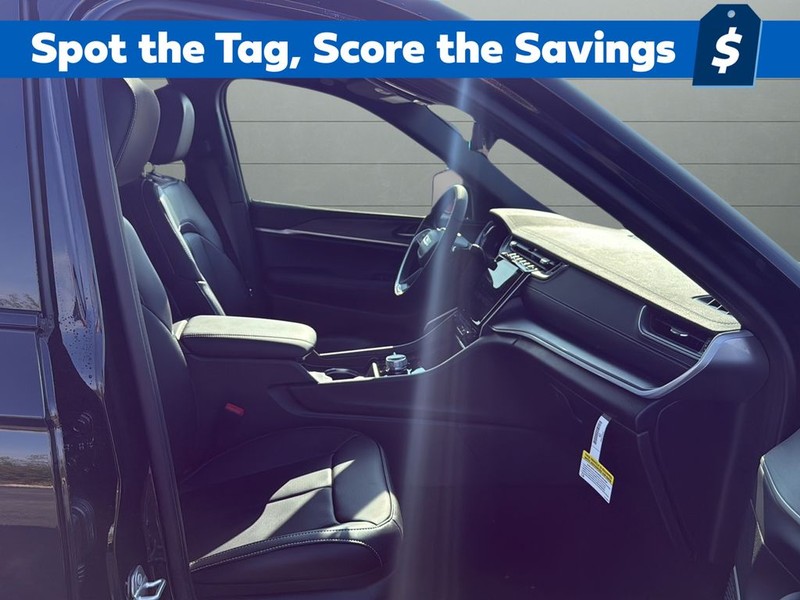 Jeep Grand Cherokee Vehicle Full-screen Gallery Image 15