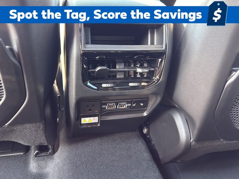 Jeep Grand Cherokee Vehicle Full-screen Gallery Image 18