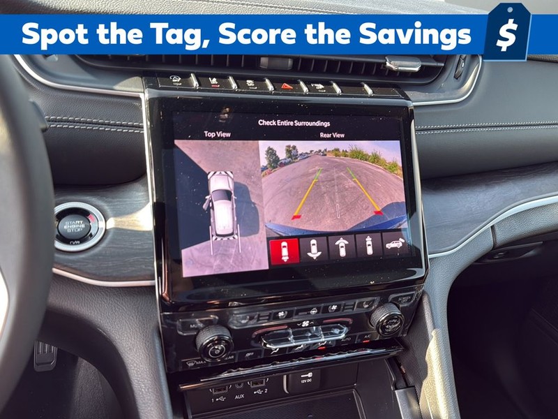 Jeep Grand Cherokee Vehicle Full-screen Gallery Image 23