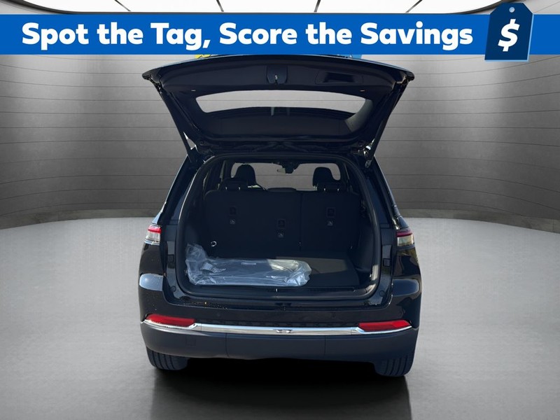 Jeep Grand Cherokee Vehicle Full-screen Gallery Image 26