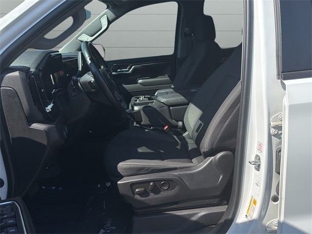 Chevrolet Silverado 1500 Vehicle Full-screen Gallery Image 10