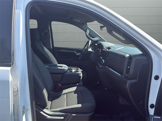 Chevrolet Silverado 1500 Vehicle Full-screen Gallery Image 15