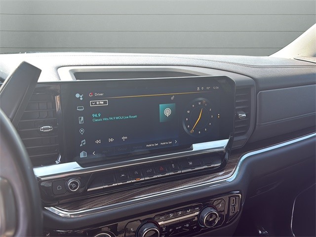 Chevrolet Silverado 1500 Vehicle Full-screen Gallery Image 19