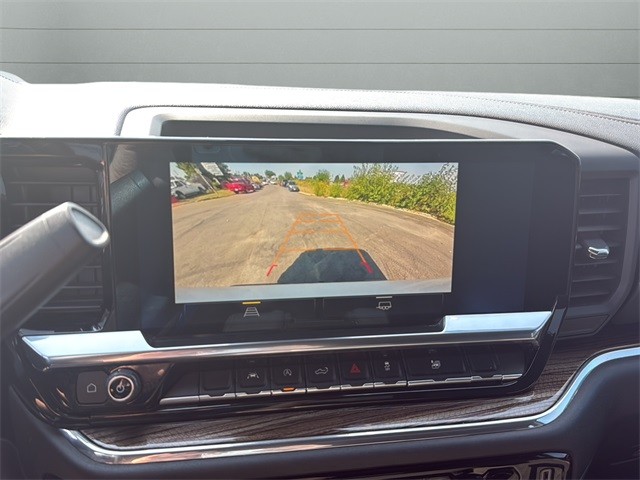 Chevrolet Silverado 1500 Vehicle Full-screen Gallery Image 20