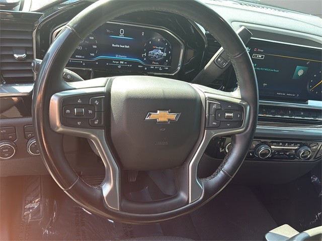 Chevrolet Silverado 1500 Vehicle Full-screen Gallery Image 24