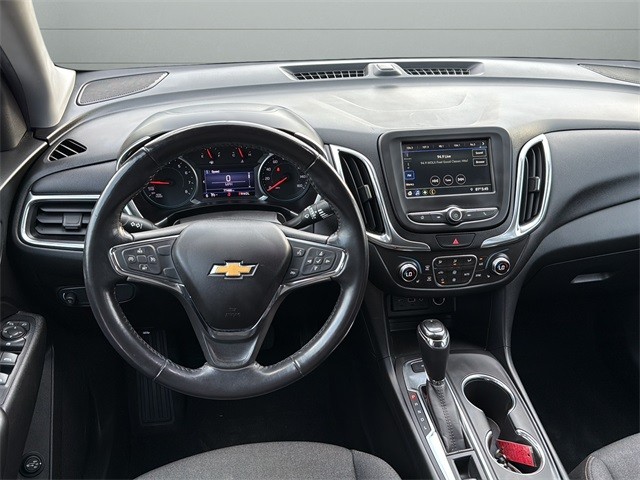 Chevrolet Equinox Vehicle Full-screen Gallery Image 12
