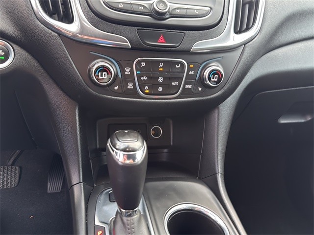 Chevrolet Equinox Vehicle Full-screen Gallery Image 21