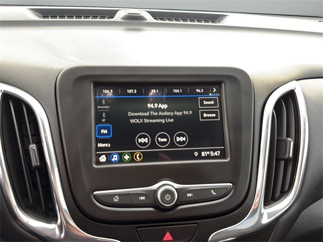 Chevrolet Equinox Vehicle Full-screen Gallery Image 22