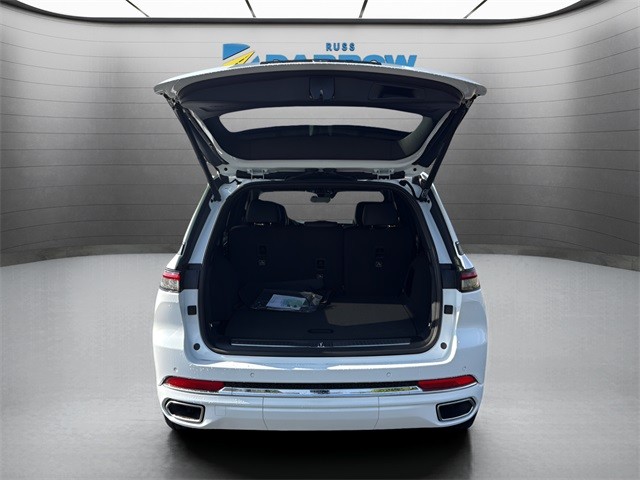 Jeep Grand Cherokee Vehicle Full-screen Gallery Image 26