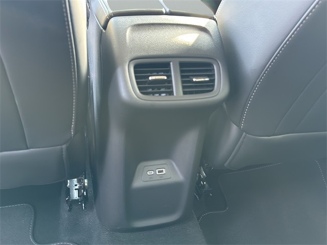 Buick Envision Vehicle Full-screen Gallery Image 17