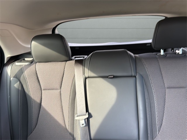 Buick Envision Vehicle Full-screen Gallery Image 26