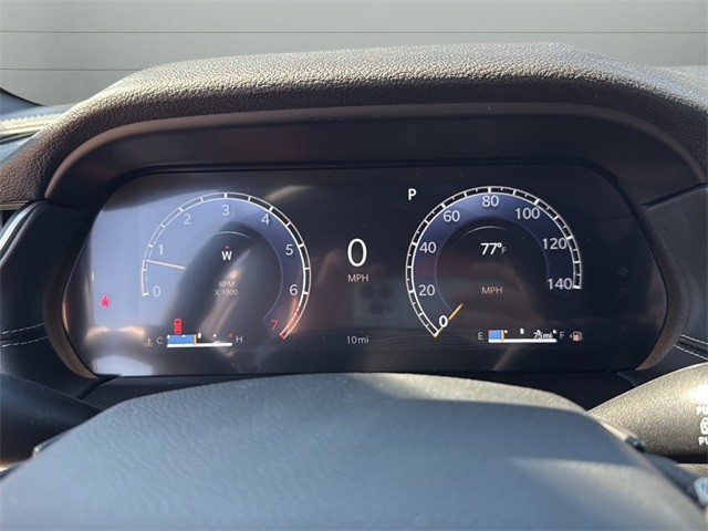 Jeep Grand Cherokee Vehicle Full-screen Gallery Image 12