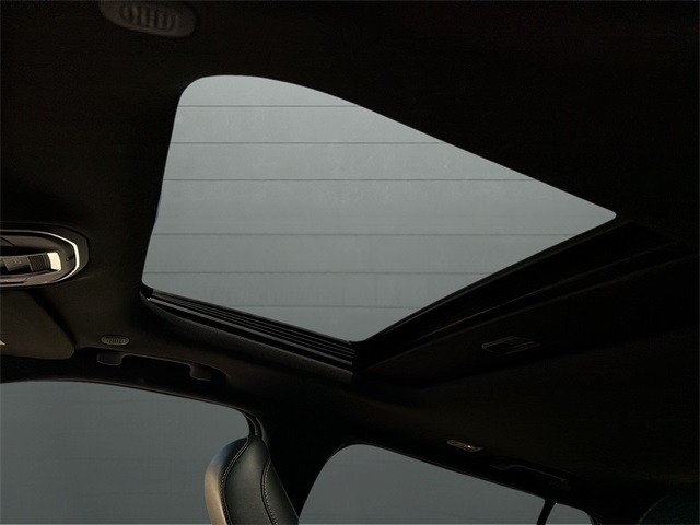 Jeep Grand Cherokee Vehicle Full-screen Gallery Image 15