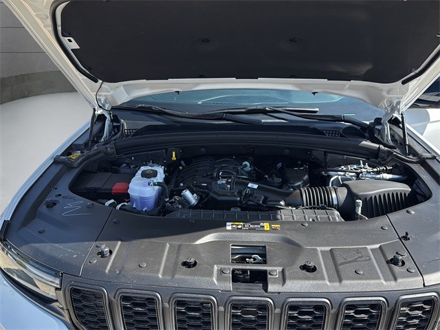 Jeep Grand Cherokee Vehicle Full-screen Gallery Image 19