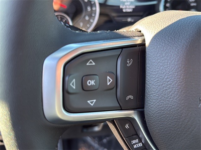 Ram 1500 Vehicle Full-screen Gallery Image 9