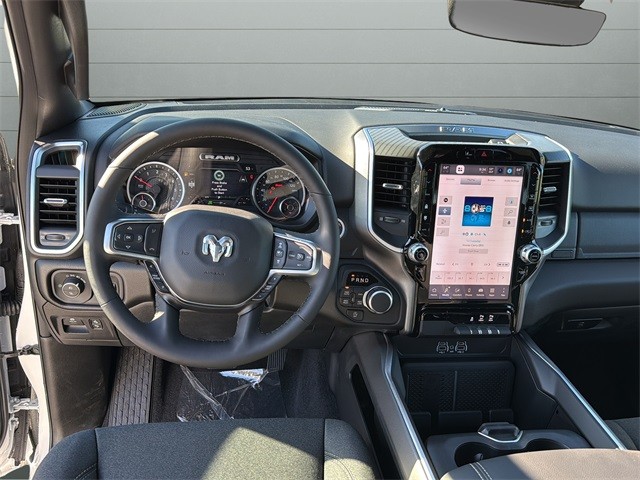 Ram 1500 Vehicle Full-screen Gallery Image 12