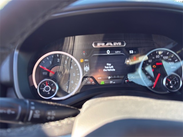 Ram 1500 Vehicle Full-screen Gallery Image 13