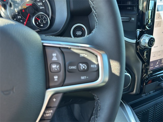 Ram 1500 Vehicle Full-screen Gallery Image 18