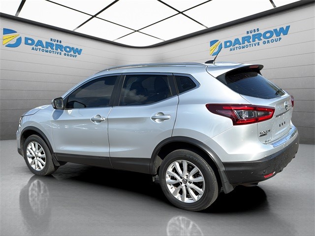 Nissan Rogue Sport Vehicle Full-screen Gallery Image 3