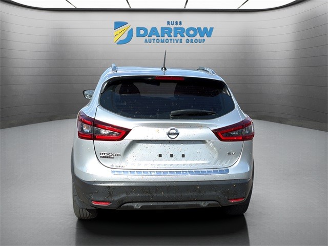 Nissan Rogue Sport Vehicle Full-screen Gallery Image 4